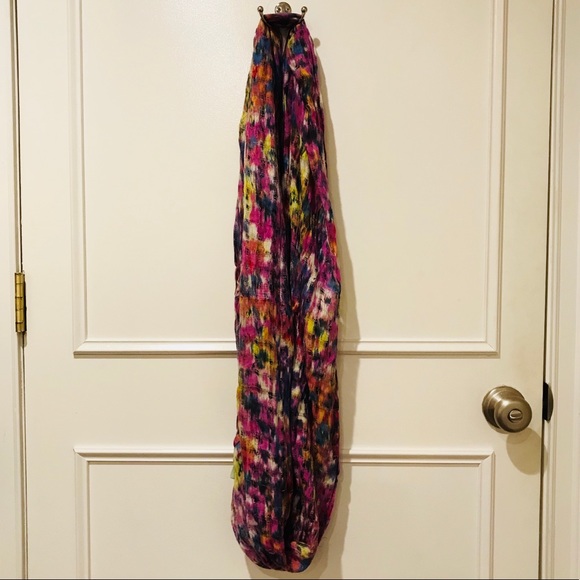 Floral Urban Outfitters infinity scarf - Picture 3 of 3